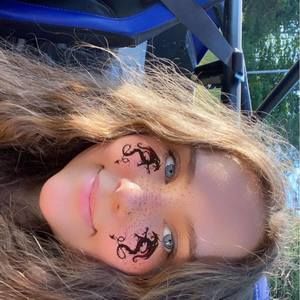 Meet your Posher, Abi